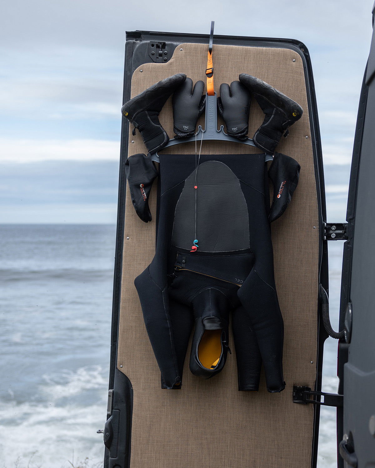 C-Monsta Wetsuit Hanger V2 - Grey (UK)